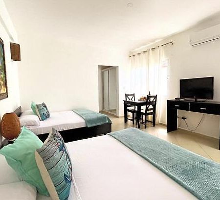 Solaz Boutique Hotel Лас-Терренас Екстер'єр фото